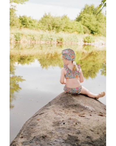 Bikini Primavera - water river flowers